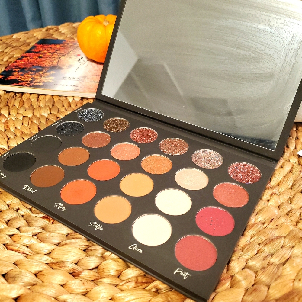 NWOT. Textured Neutrals Makeup pallete- TatiBeauty